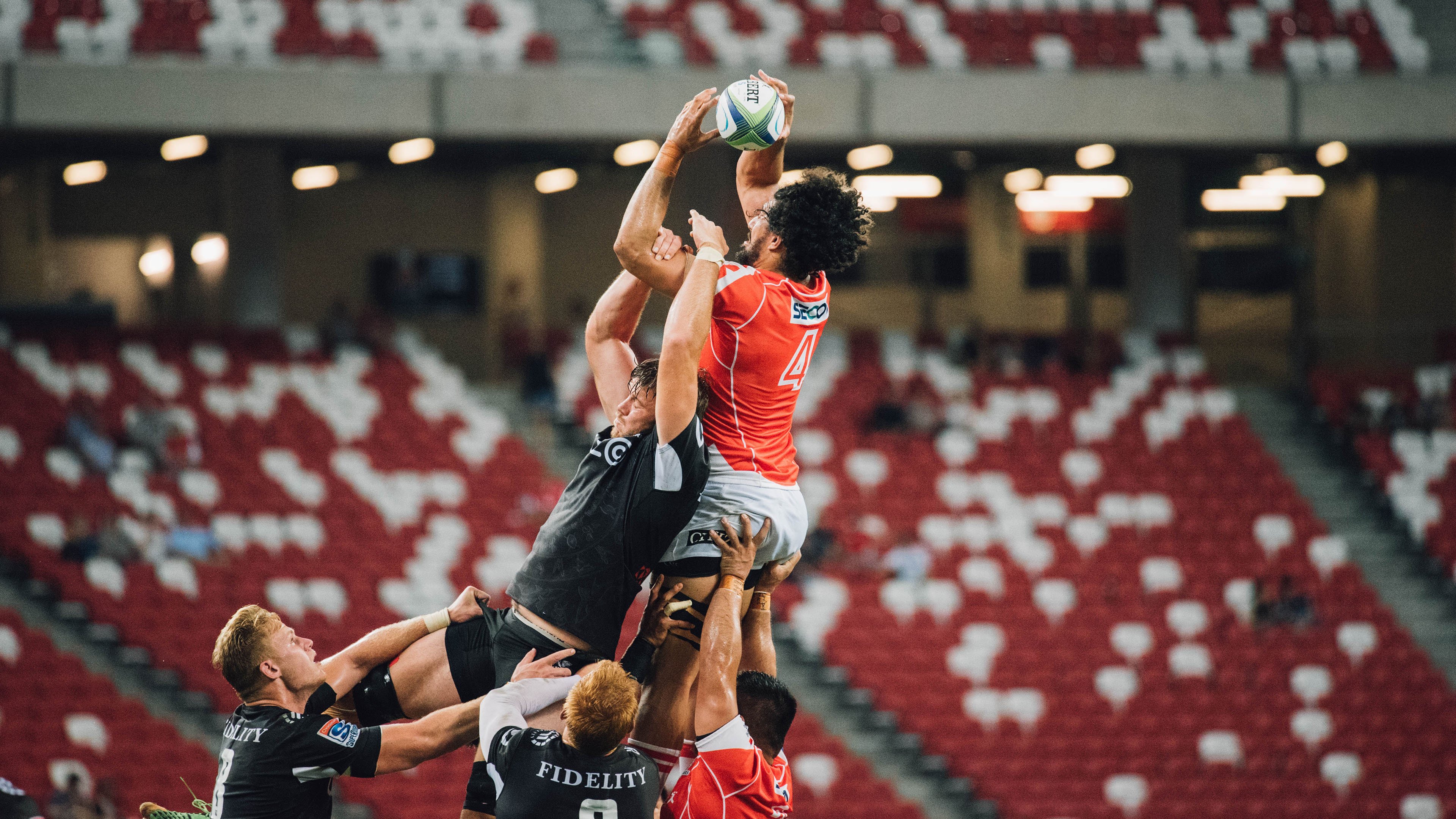 开云·体育官网-“峡谷穿梭：深山中的极速冲刺”，穿过峡谷